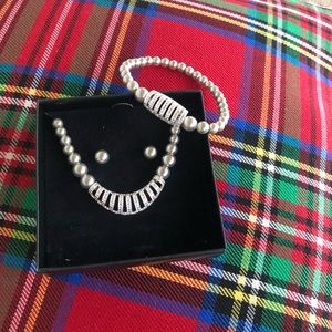 Glistening metal 3pc  pearlesque set